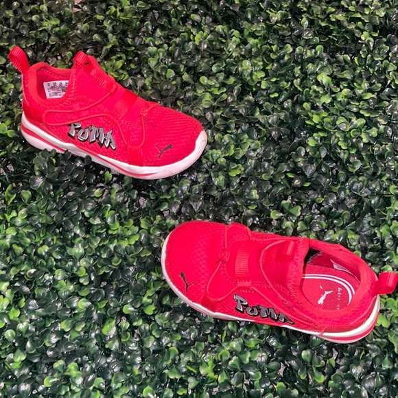 Toddler boy 8 red puma shoe - Picture 1 of 1